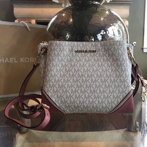 michael kors nicole crossbody bag